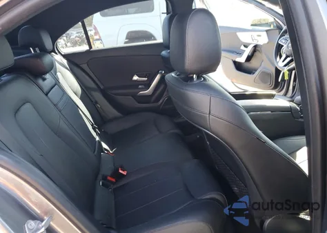 2021 Mercedes-Benz A 220 z USA, uszkodzony, nr VIN W1K3G4EB2MJ270427